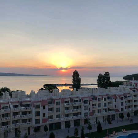 East From Paradise Apartment Varna Bagian luar foto