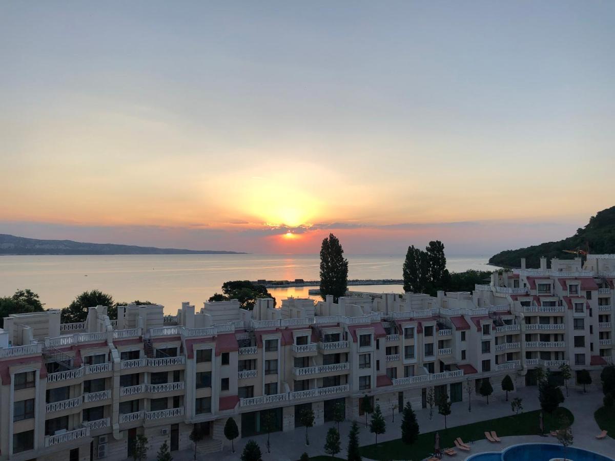 East From Paradise Apartment Varna Bagian luar foto