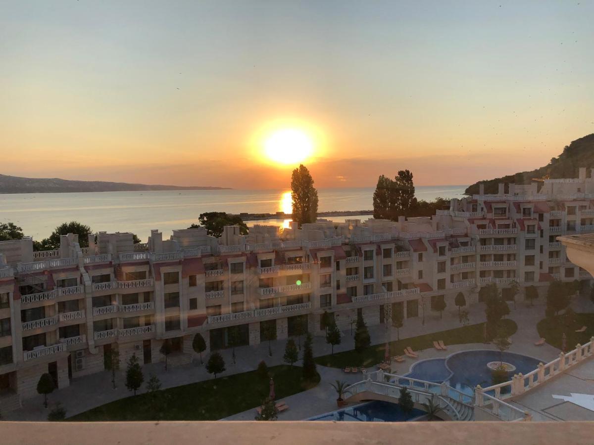 East From Paradise Apartment Varna Bagian luar foto