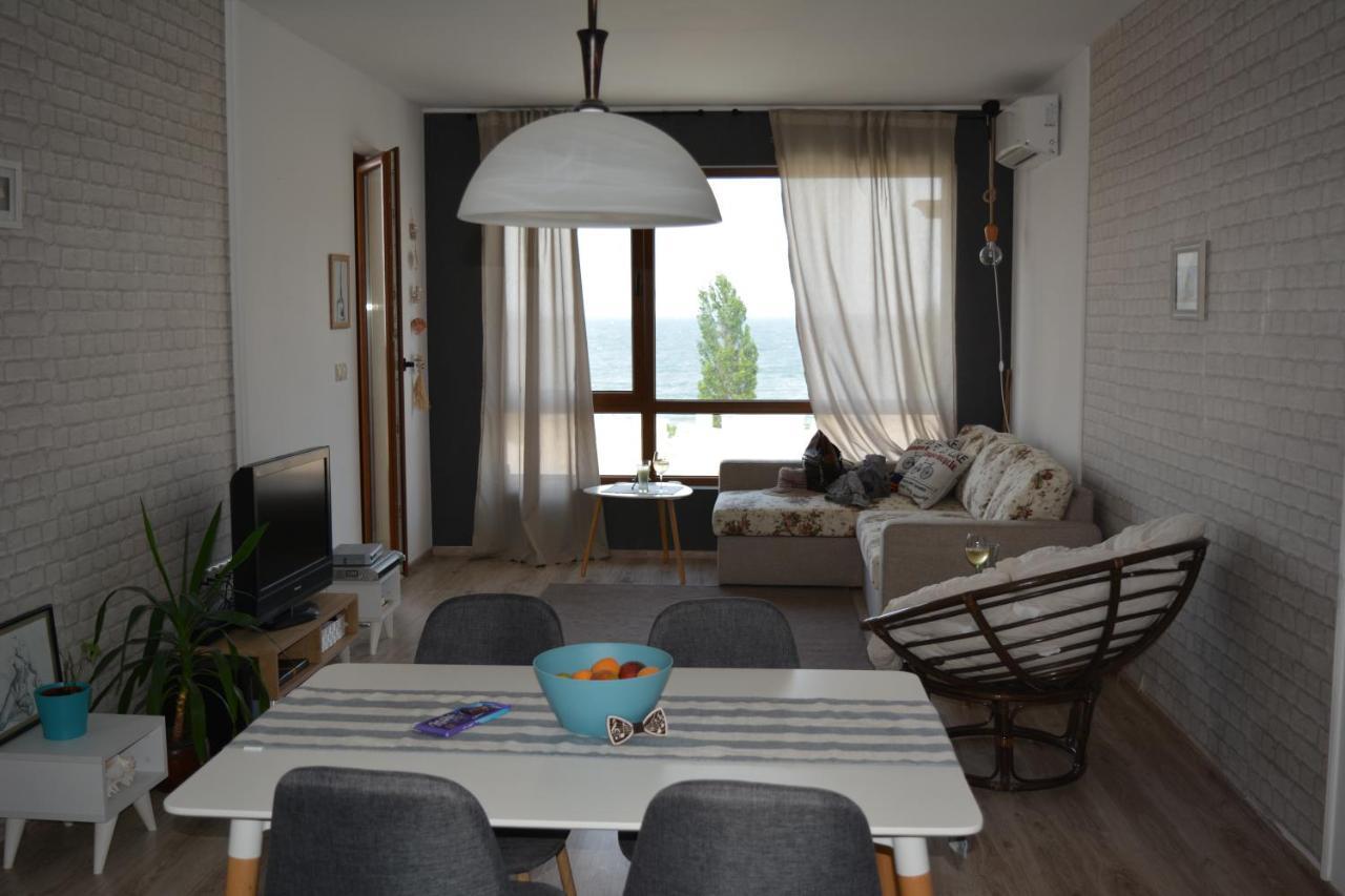 East From Paradise Apartment Varna Bagian luar foto